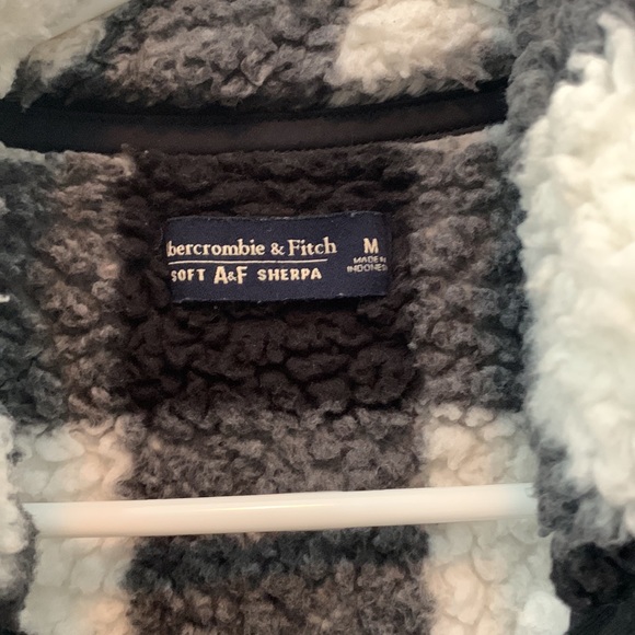 Abercrombie & Fitch Sherpa Pullover - Picture 2 of 8